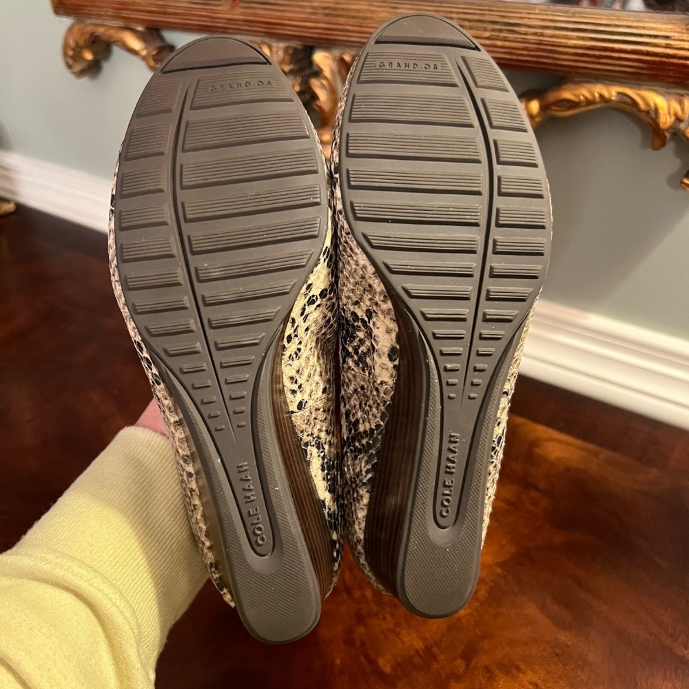 EUC Cole Haan OS Python Print Leather & Bow Low Heel Wedge Shoes Size 7 M - Picture 9 of 9